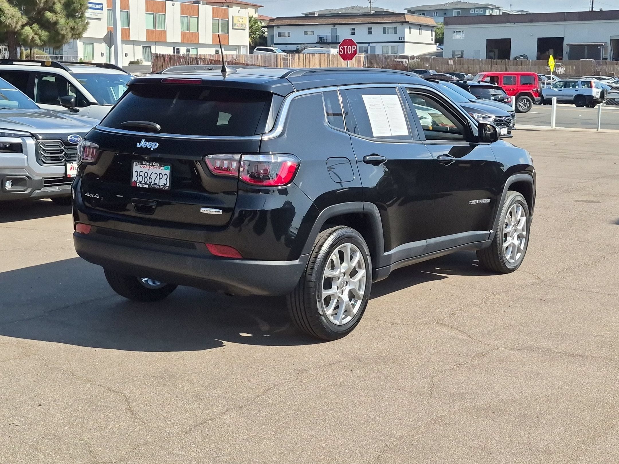 Used 2022 Jeep Compass Latitude AWD/4WD image 8