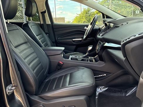 Used 2019 Ford Escape Titanium AWD/4WD image 6