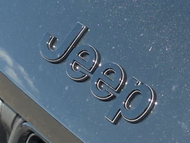 Certified 2025 Jeep Grand Cherokee L Limited w/ Black Appearance Package AWD/4WD image 12