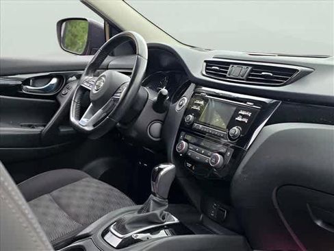 Used 2018 Nissan Rogue Sport SV w/ SV All-Weather Package image 18