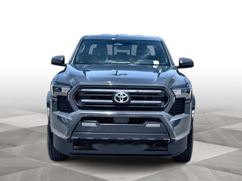 Used 2025 Toyota Tacoma SR5 AWD/4WD image 3
