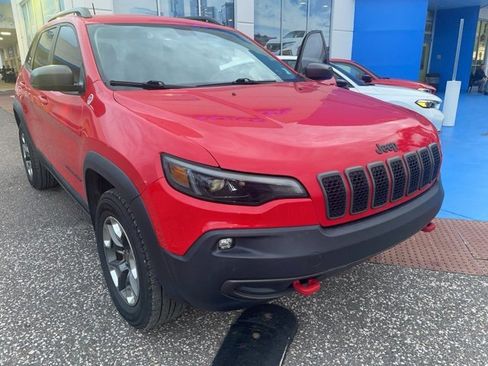 Used 2019 Jeep Cherokee Trailhawk image 2