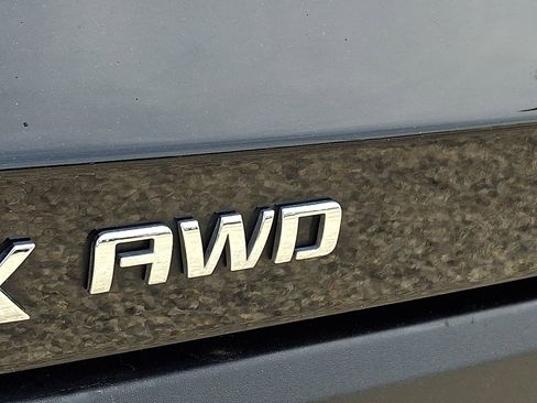 Used 2025 Chevrolet Equinox LT image 30