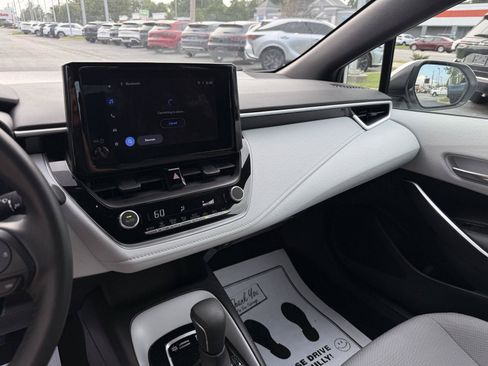 Used 2025 Toyota Corolla SE FWD image 34