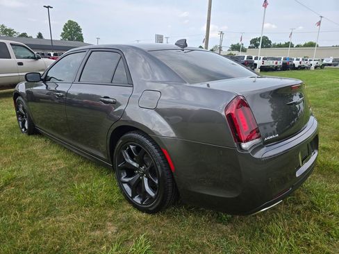 Used 2023 Chrysler 300 Touring L w/ Safetytec Plus Group RWD image 5