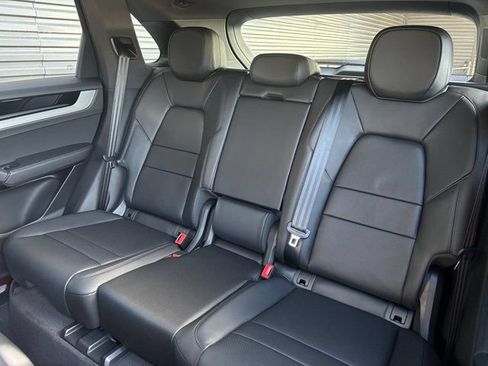 Certified 2026 Porsche Cayenne AWD/4WD image 24