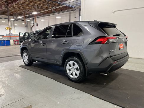Used 2024 Toyota RAV4 LE AWD/4WD image 5