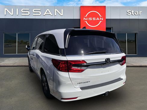 Used 2024 Honda Odyssey EX image 4