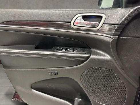 Used 2019 Jeep Grand Cherokee Limited AWD/4WD image 20