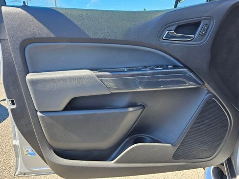 Used 2017 Chevrolet Colorado Z71 AWD/4WD image 26