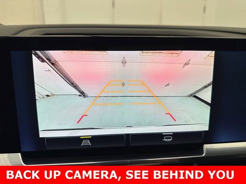 Used 2023 Chevrolet Silverado 1500 RST image 2