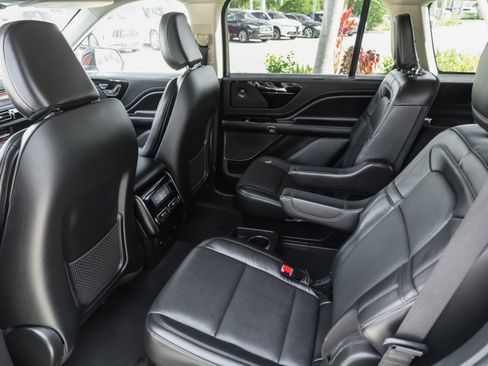 Used 2024 Lincoln Aviator Reserve image 32