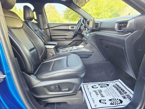 Used 2020 Ford Explorer XLT w/ Equipment Group 202A image 25