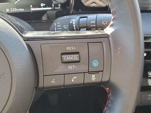 Certified 2025 Nissan Kicks SR image 18