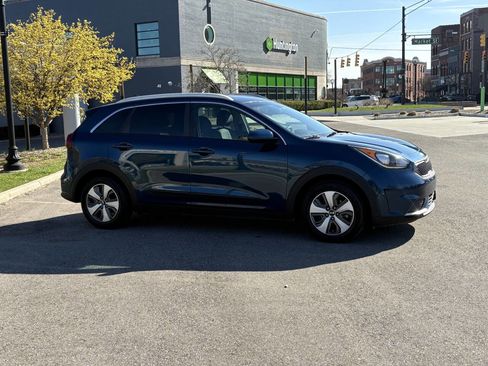 Used 2018 Kia Niro LX FWD image 8