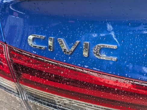 Used 2022 Honda Civic Sport image 32