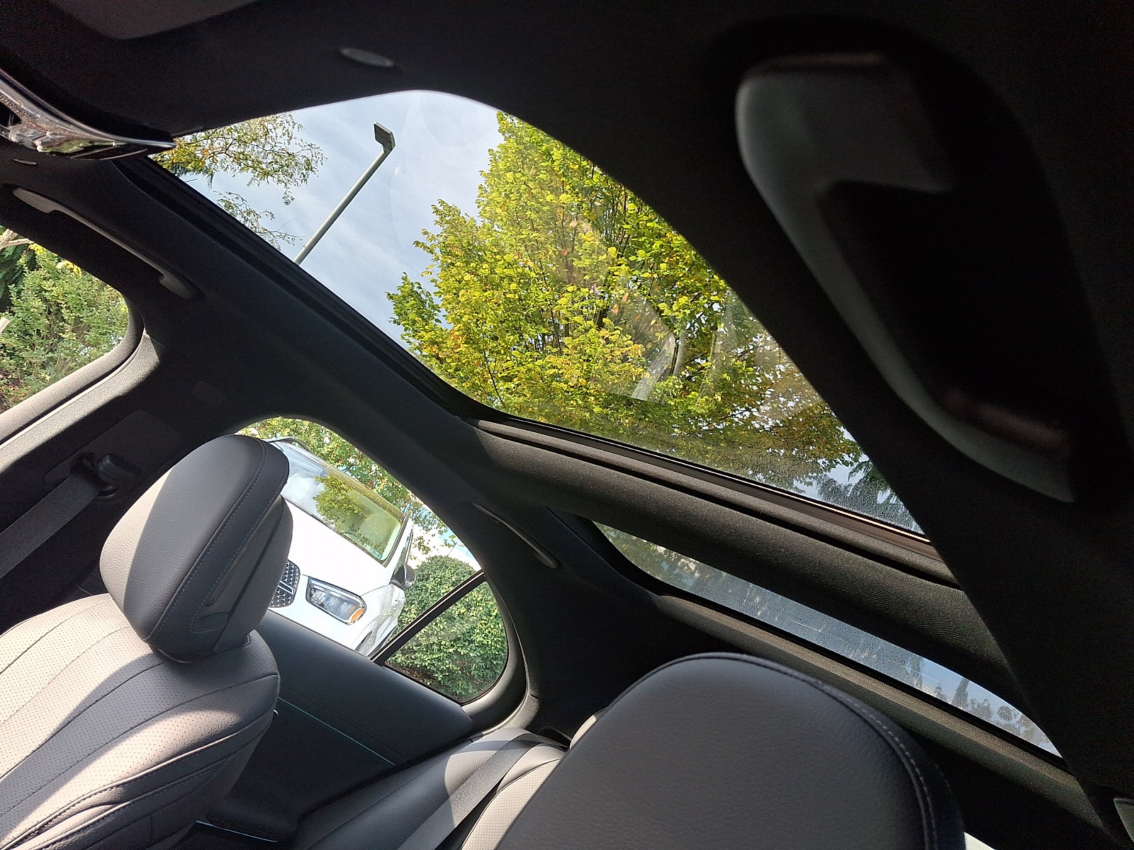 Certified 2026 Mercedes-Benz E 350 4MATIC Sedan image 14