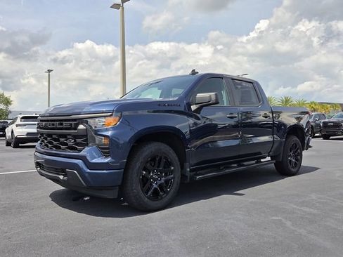 Used 2022 Chevrolet Silverado 1500 Custom w/ LPO, Dark Essentials Package RWD image 2