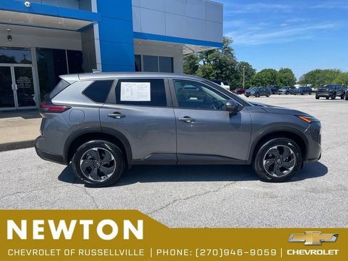 Used 2024 Nissan Rogue SV AWD/4WD image 45