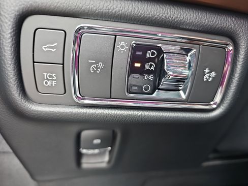 Used 2022 Lincoln Nautilus Reserve w/ Equipment Group 201A image 26