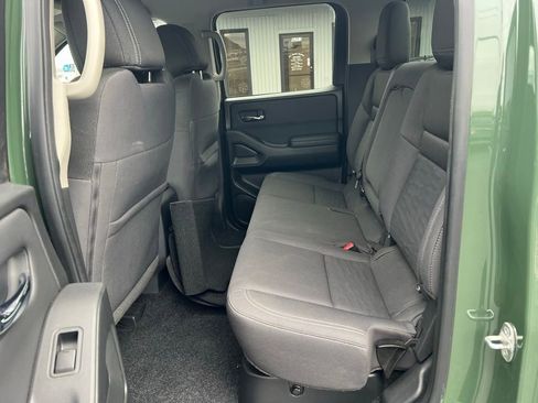 Used 2022 Nissan Frontier SV w/ Technology Package image 15