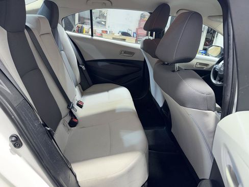 Used 2022 Toyota Corolla LE FWD image 27