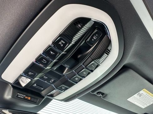 Certified 2026 Porsche Macan S AWD/4WD image 30