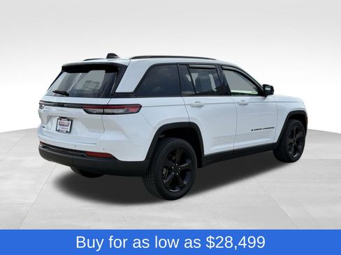 Used 2023 Jeep Grand Cherokee Altitude image 8