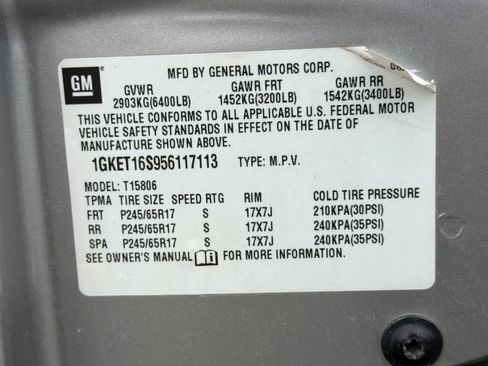 Used 2005 GMC Envoy XL SLE AWD/4WD image 2