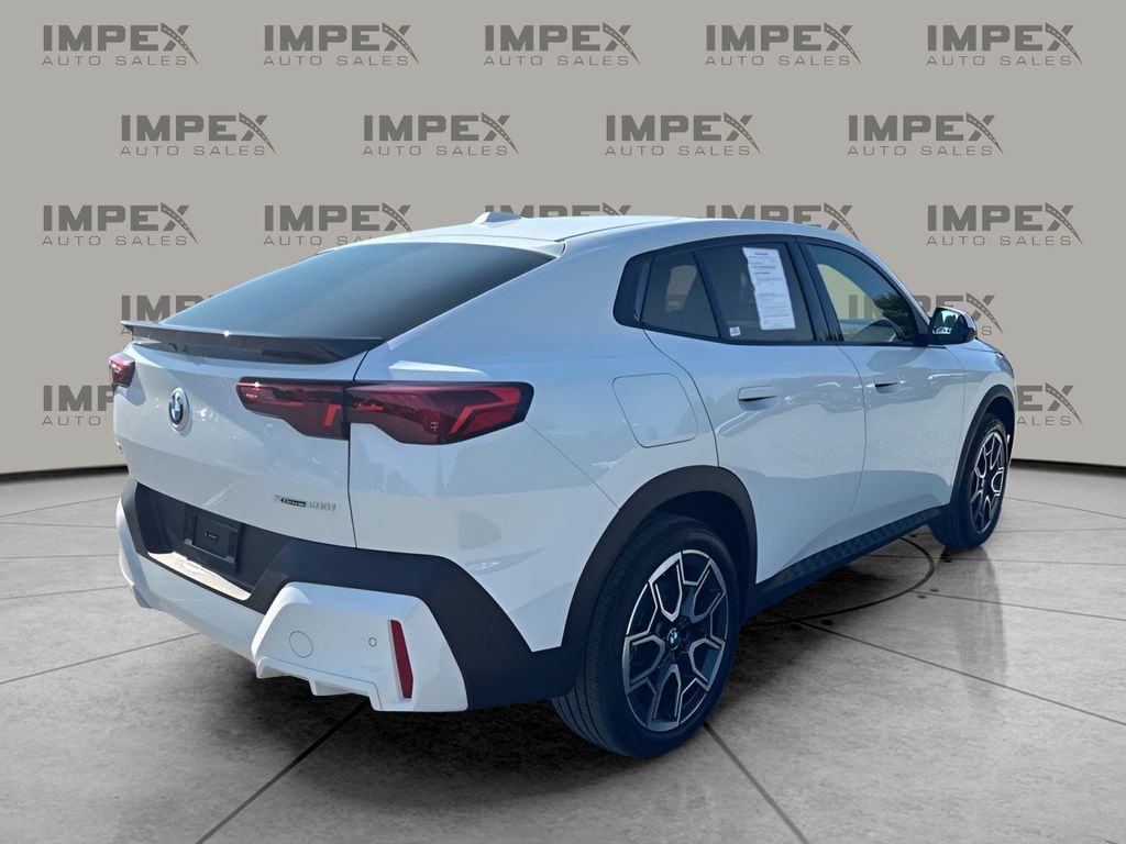 Used 2026 BMW X2 xDrive28i AWD/4WD image 5