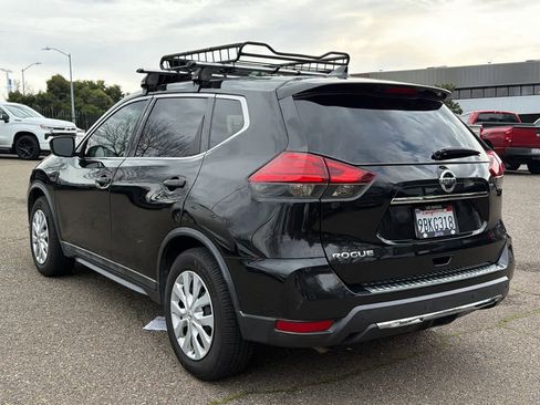 Used 2017 Nissan Rogue S w/ S Family Package image 7