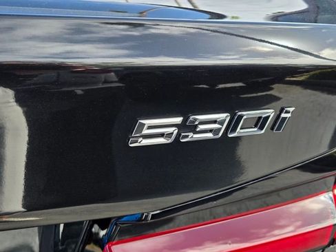 Used 2022 BMW 530i w/ Premium Package image 6