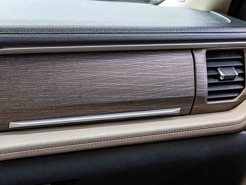 Used 2023 Ford Expedition Limited image 16