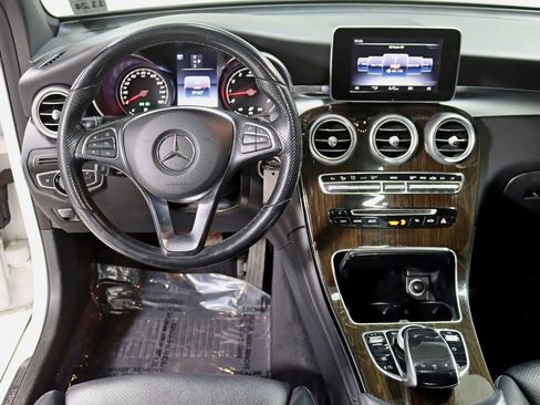 Used 2017 Mercedes-Benz GLC 300 4MATIC image 14