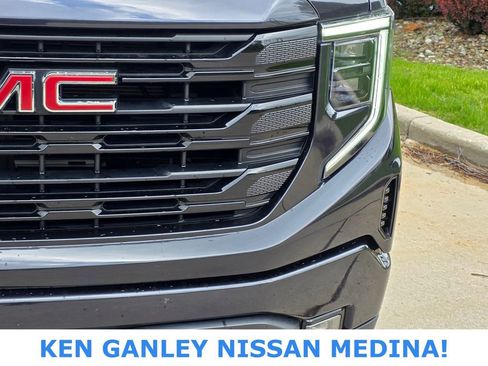 Used 2023 GMC Sierra 1500 Elevation AWD/4WD image 10
