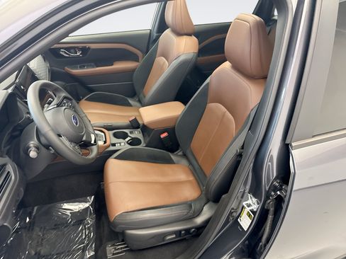 Used 2025 Subaru Forester Touring AWD/4WD image 11