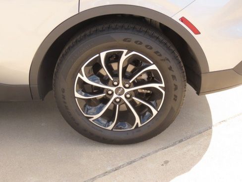 Certified 2025 Lincoln Nautilus Premier AWD/4WD image 16