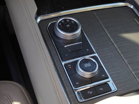 Used 2024 Ford Expedition Max Limited image 28