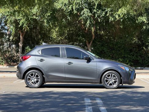 Used 2020 Toyota Yaris LE FWD image 6