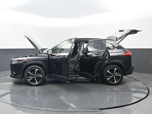 Used 2023 Toyota Corolla Cross AWD Hybrid w/ Convenience Package image 32