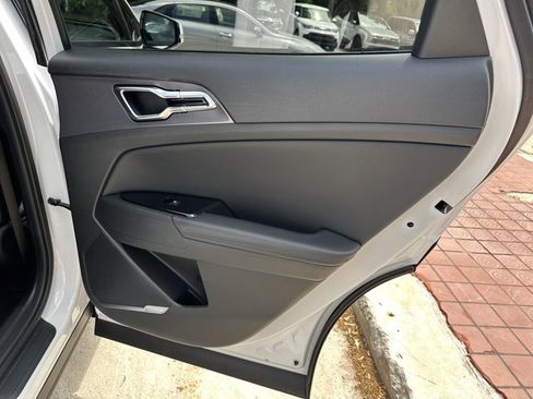 Certified 2023 Kia Sportage SX FWD image 18