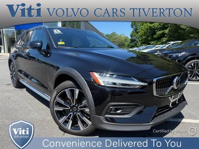 Certified 2025 Volvo V60 B5 Cross Country Ultra w/ Protection Package Premier