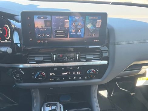 New 2026 Nissan Pathfinder Platinum image 21