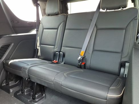 Used 2023 GMC Yukon SLT RWD image 19