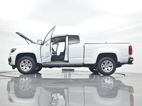 Used 2022 Chevrolet Colorado LT w/ Fleet Safety Package image 38