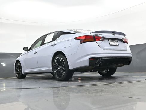 Used 2023 Nissan Altima 2.5 SR w/ SR Premium Package AWD/4WD image 41