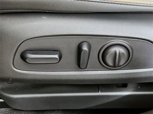 Used 2025 Buick Envista Avenir image 11