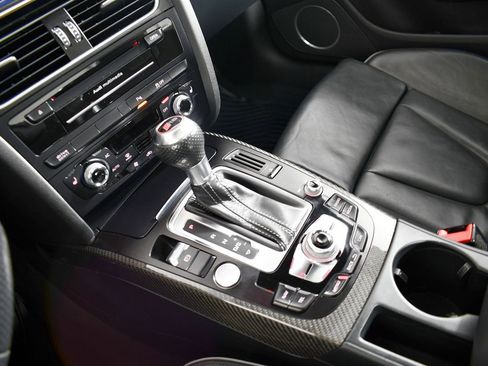 Used 2013 Audi RS 5 AWD/4WD image 33