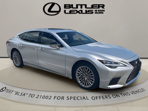 Used 2025 Lexus LS 500 RWD image 2