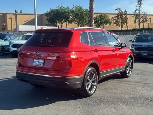 Used 2022 Volkswagen Tiguan SE image 8